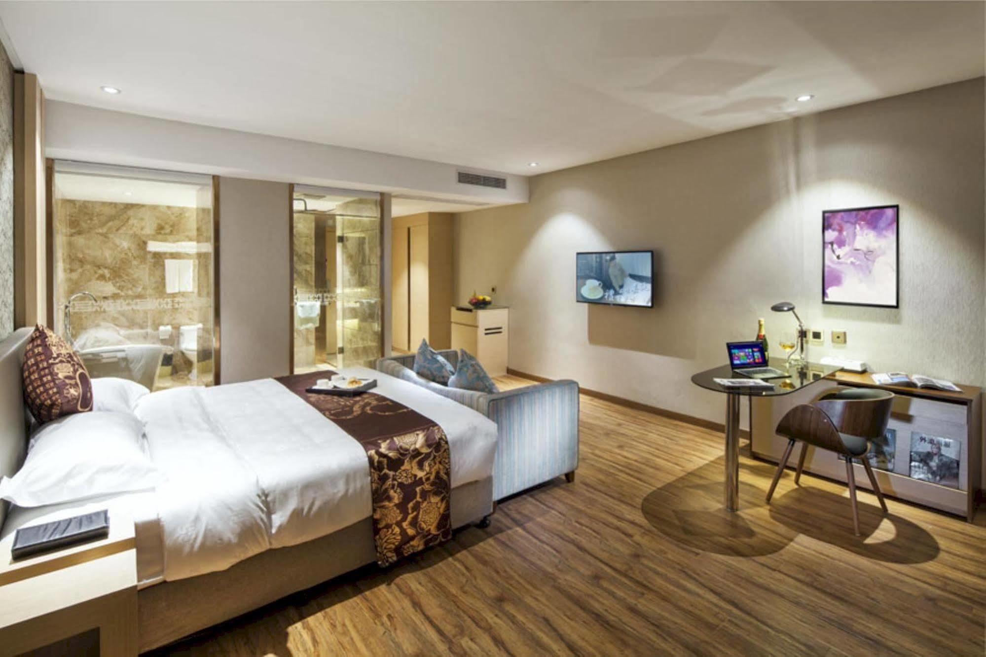 Kingtown Hongkou Shanghai Bagian luar foto